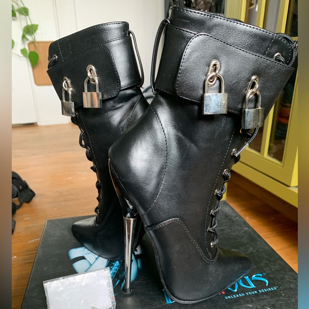 Dagger Pleaser heels by Devious, size 5 women